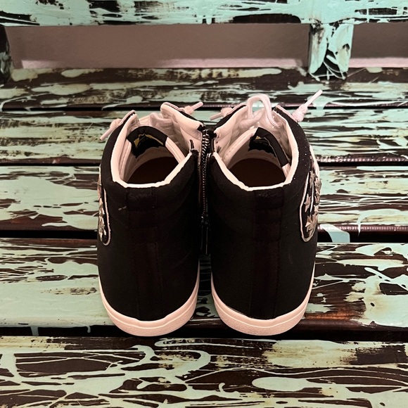 Vintage Havana Black and Cream High-Top Sneakers - Picture 4 of 7